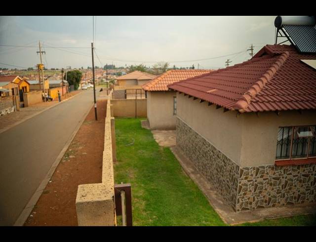 5 BEDROOM HOUSE FOR SALE IN THULANI